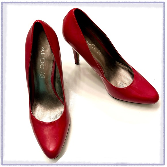 Red Patent Leather Heels 👠 - Picture 1 of 6